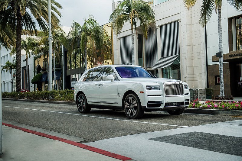 ROLLSROYCE GHOST EXTENDED A WORK OF ART FROM THE PRIVATE OFFICE DUBAI